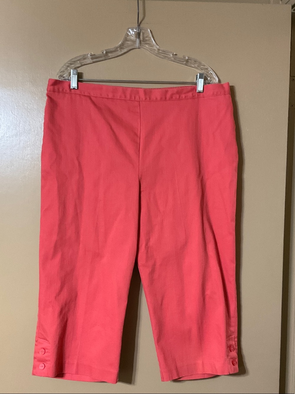 Alfred Dunner Women’s Coral Melon Capri Pants